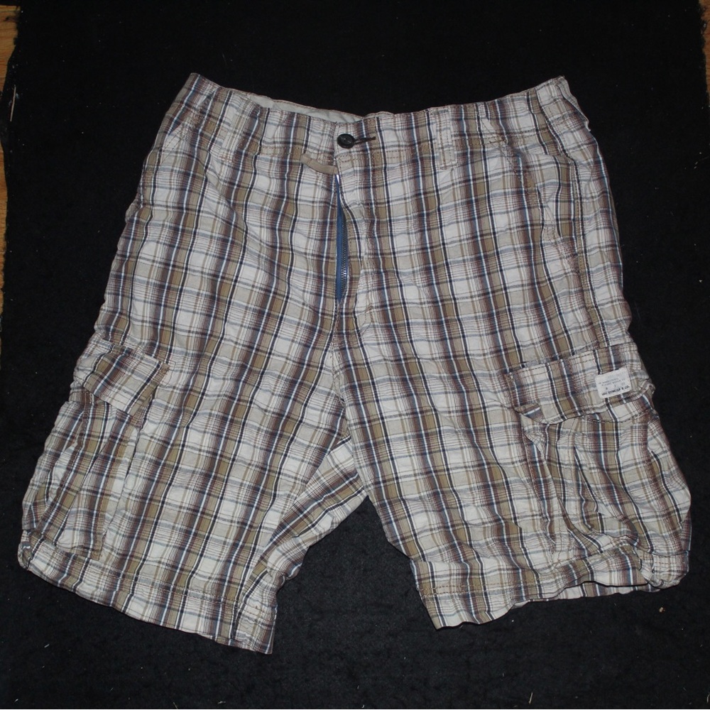 Levi’s plaid cargo shorts tan